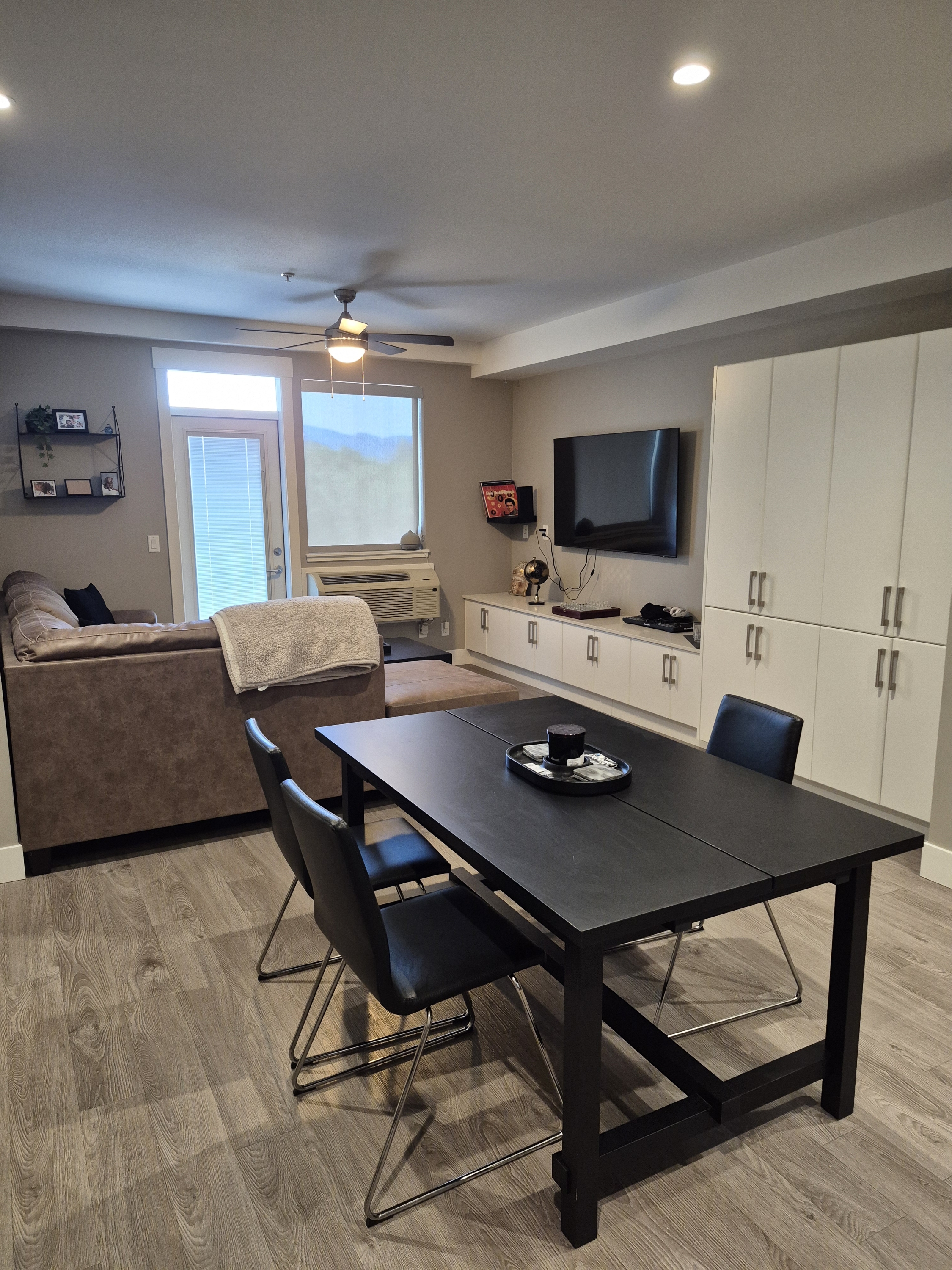 925 Leon Avenue - 427